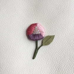 再販＊3色の小さな花 ＊刺繍 ブローチ ＊ピンク×パープル 3枚目の画像