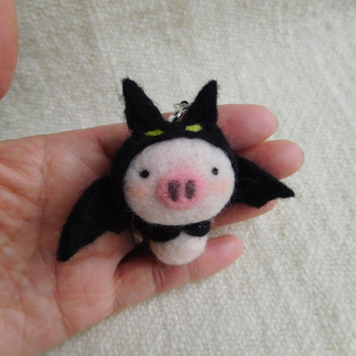 ハロウィンのぶたちゃん羊毛フェルトストラップ 羊毛フェルト Mt.maru