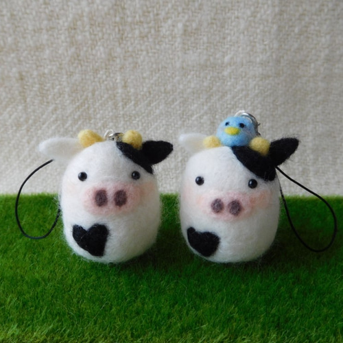 丑年だもの・ころりん牛の羊毛フェルトストラップ 羊毛フェルト Mt