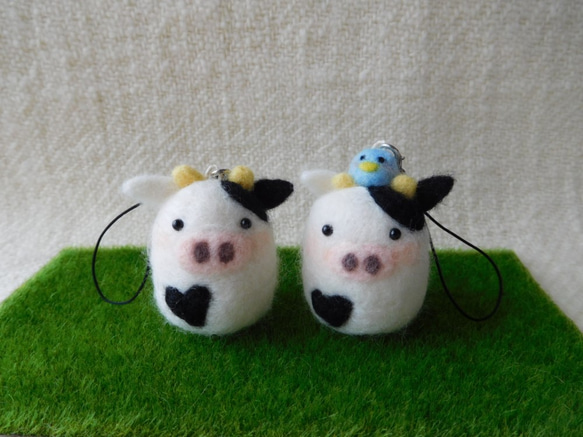 丑年だもの・ころりん牛の羊毛フェルトストラップ 羊毛フェルト Mt