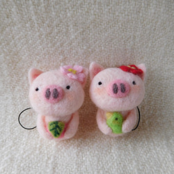 羊毛フェルトのぶーぶーぶたちゃんストラップ・受注制作 羊毛フェルト