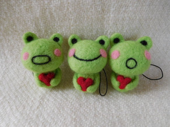 再び・いろんな顔のカエルストラップ 羊毛フェルト Mt.maru 通販