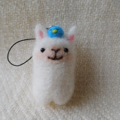 アルパカと青いとりの羊毛フェルトストラップ 羊毛フェルト Mt