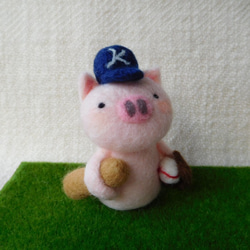 羊毛フェルトのぶたちゃん野球大好き（帽子の色が選べるよ） 羊毛