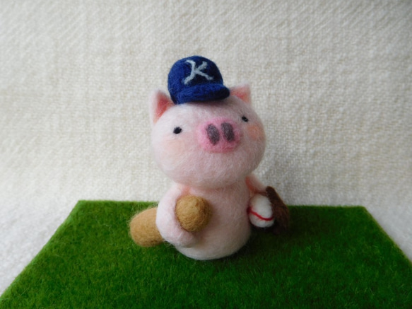羊毛フェルトのぶたちゃん野球大好き（帽子の色が選べるよ） 羊毛