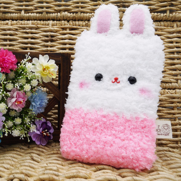特製加大款  棉花糖動物手機袋(白兔)+客製兔子娃娃鑰匙圈吊飾 第1張的照片