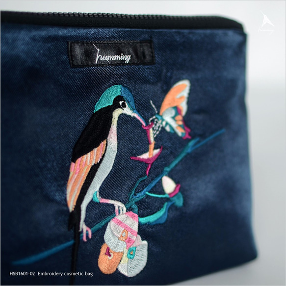 humming- 蜂鳥蝴蝶好朋友 Embroidery cosmetic bag〈刺繡化妝包〉-藍寶石 第4張的照片