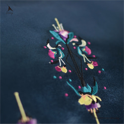 humming-吊燈花 Embroidery Bag 〈刺繡托特包〉寶石藍 第2張的照片