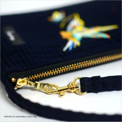 humming- 送花禮的蜂鳥-embroidery clutch bag〈刺繡隨身包〉 第3張的照片