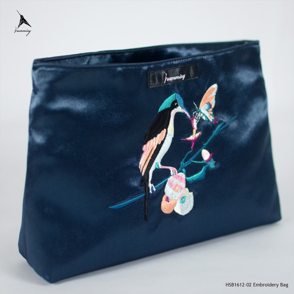 humming-蜂鳥蝴蝶好朋友 Embroidery Bag 〈刺繡肩背包〉-藍寶石 第4張的照片