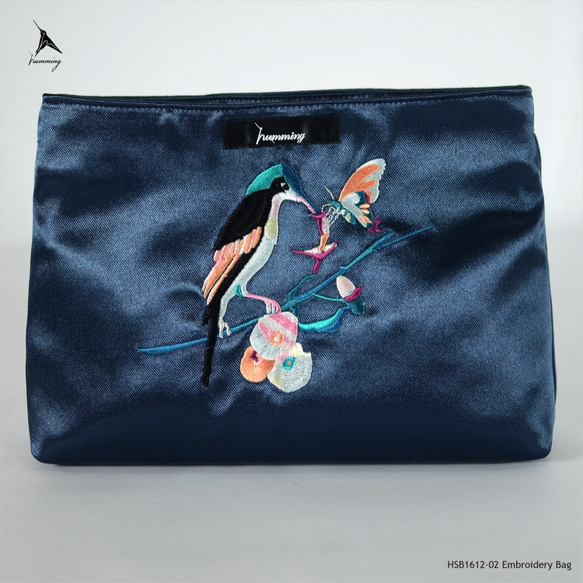 humming-蜂鳥蝴蝶好朋友 Embroidery Bag 〈刺繡肩背包〉-藍寶石 第3張的照片