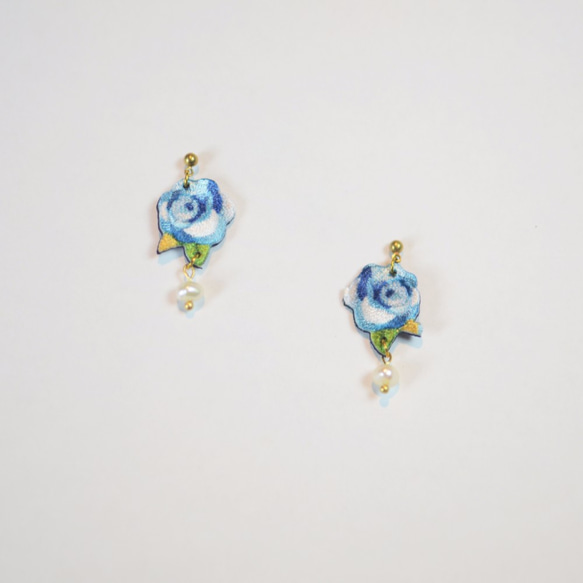 humming-Embroidery earrings 茶花〈刺繡耳環〉不鏽鋼耳針/ 可改夾式/花卉系列/ 第4張的照片