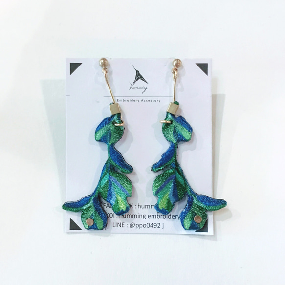 humming-Embroidery earrings 熱帶葉〈刺繡耳環〉不鏽鋼耳針/ 可改夾式/花卉系列/ 第1張的照片