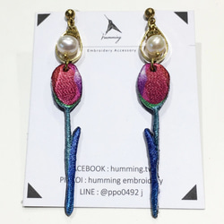 humming-Embroidery earrings 鬱金香〈刺繡耳環〉不鏽鋼耳針/ 可改夾式/花卉系列/ 第1張的照片