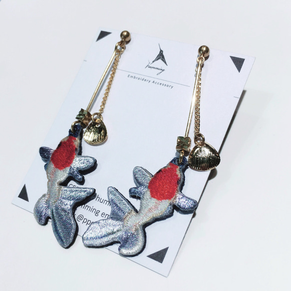 humming-Embroidery earrings 丹頂金魚〈刺繡耳環〉不鏽鋼耳針/ 可改夾式/海生系列/ 第2張的照片