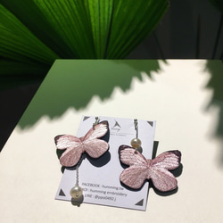 humming-粉蝶 Embroidery earrings 〈刺繡耳環〉925銀/ 天然珍珠/蝴蝶系列/ 第4張的照片