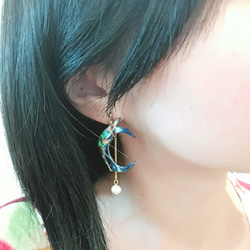 humming-Embroidery earrings 月河〈刺繡耳環〉不鏽鋼耳針/ 可改夾式/蜂鳥系列/ 第2張的照片