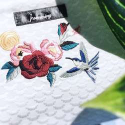 humming- 花好月圓 Embroidery cosmetic bag〈刺繡化妝包〉-白色提花布 第3張的照片