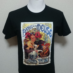 アルフォンス・ミュシャ「ムーズ・ビール」半袖黒Tシャツ 1枚目の画像