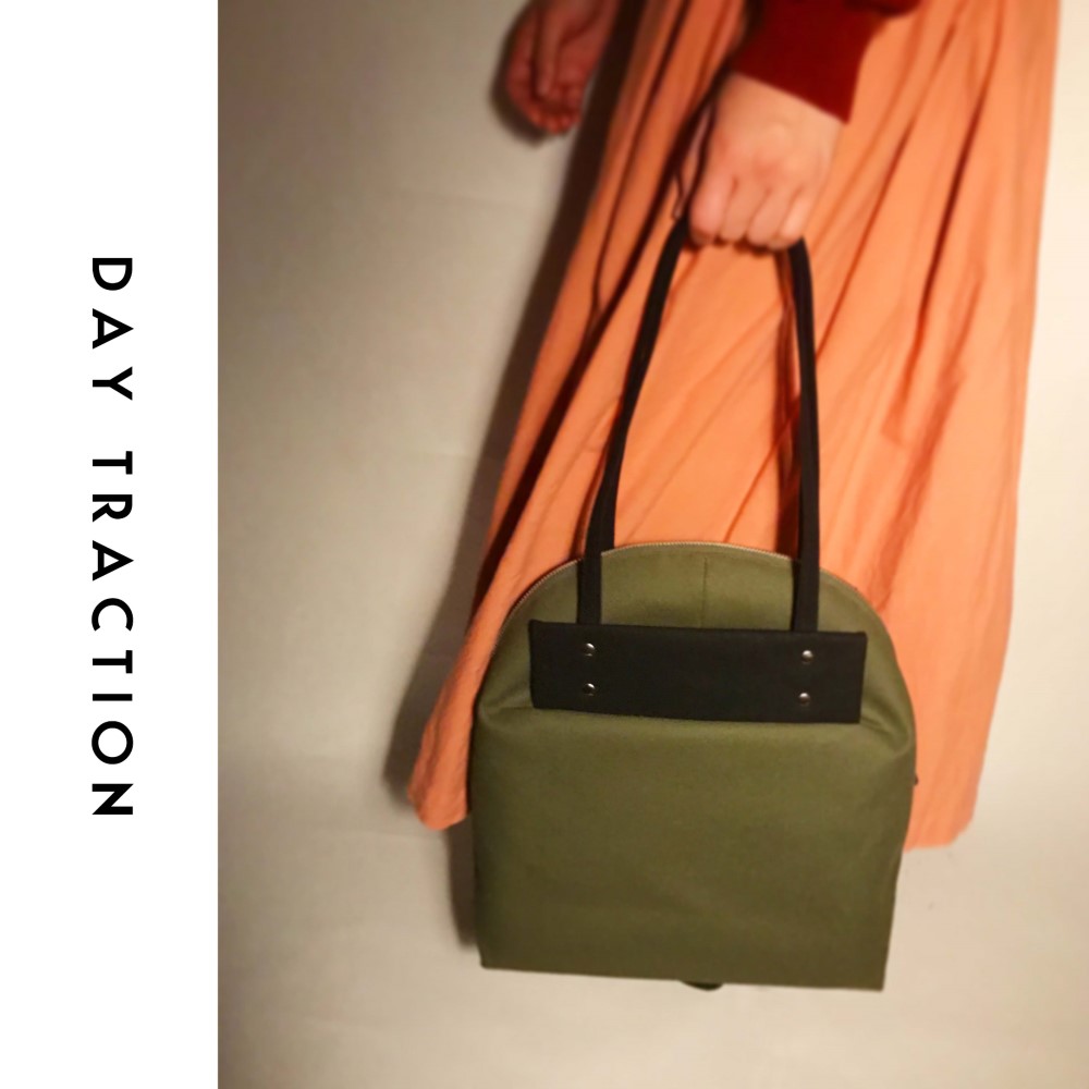 Bi- (Black olives)　ラウンドジップトートバッグ