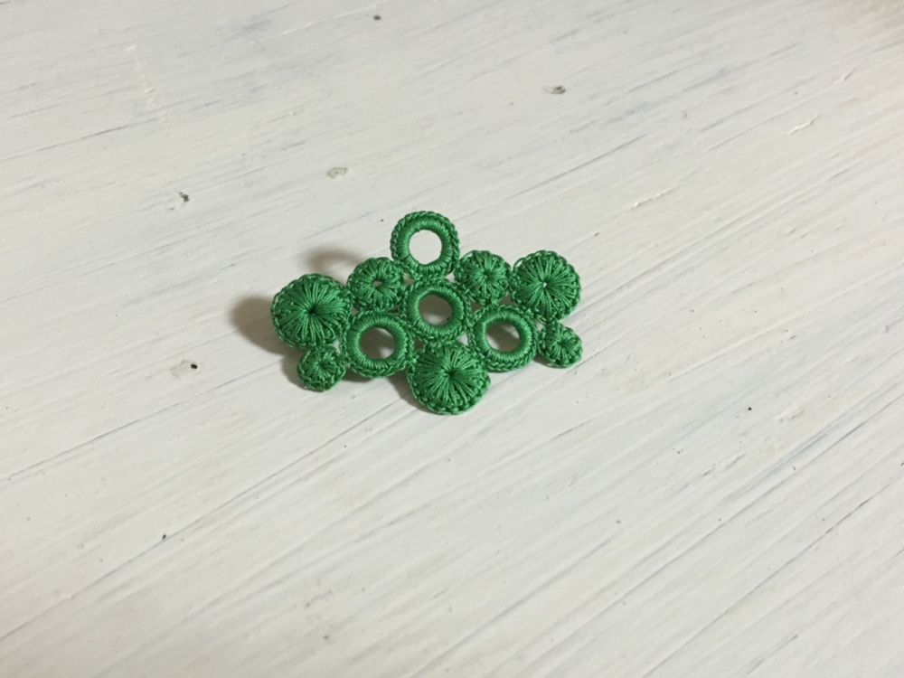 ブローチ（moire）vert
