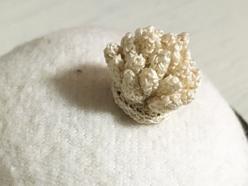 ピンブローチ（ミツマタ）nature