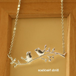 【アンティーク風ネックレス】銀古美・鳥のネックレス(全長約40cm) 1枚目の画像
