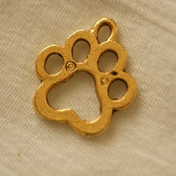 us91【USA製チャーム】ゴールド・肉球(2個)/USA pendant gold paw (2p) 2枚目の画像