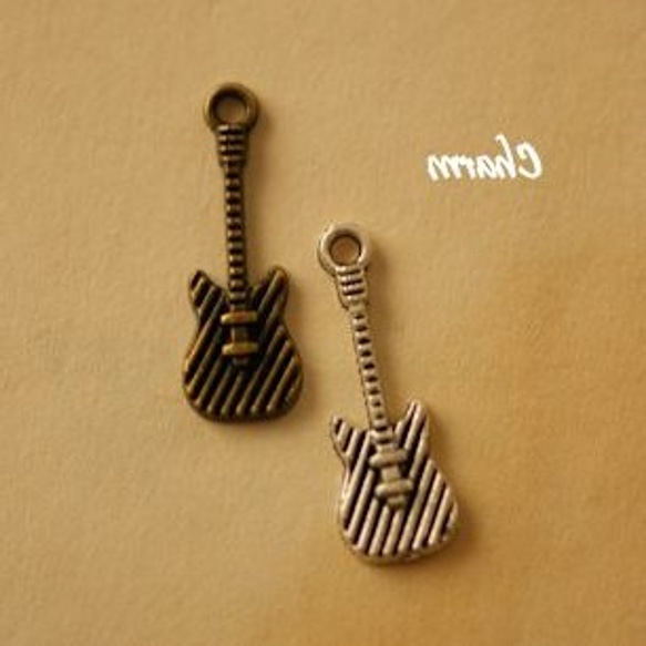 L140 /金屬魅力Ginkobi吉他（10）/挂件銀吉他（10便士） 第1張的照片