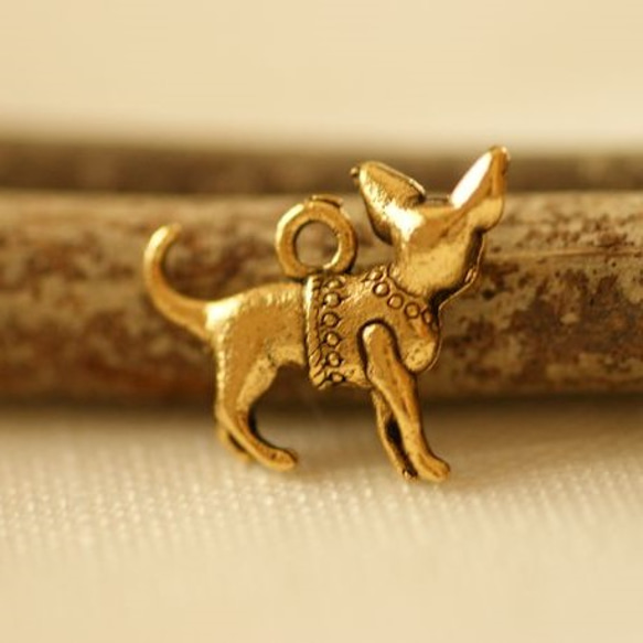 us134【USA製チャーム】ゴールド・チワワ(3個)/USA pendant gold dog(3p) 2枚目の画像