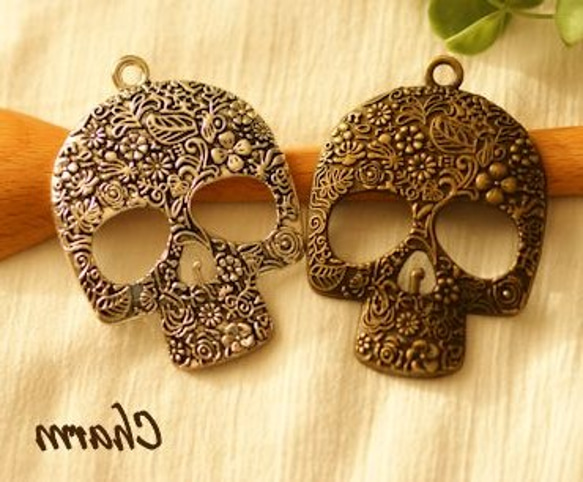 メタルチャーム・金古美・スカル(1個)/Pendant silver skull(1p) 1枚目の画像