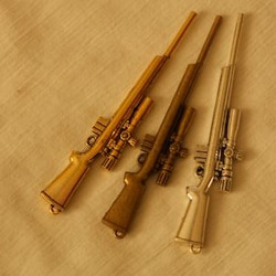 ac1389/メタルチャーム・銀古美・銃(1個)/Pendant silver gun (1p) 2枚目の画像