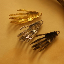手五個部分手工金屬魅力金頭骨 第2張的照片
