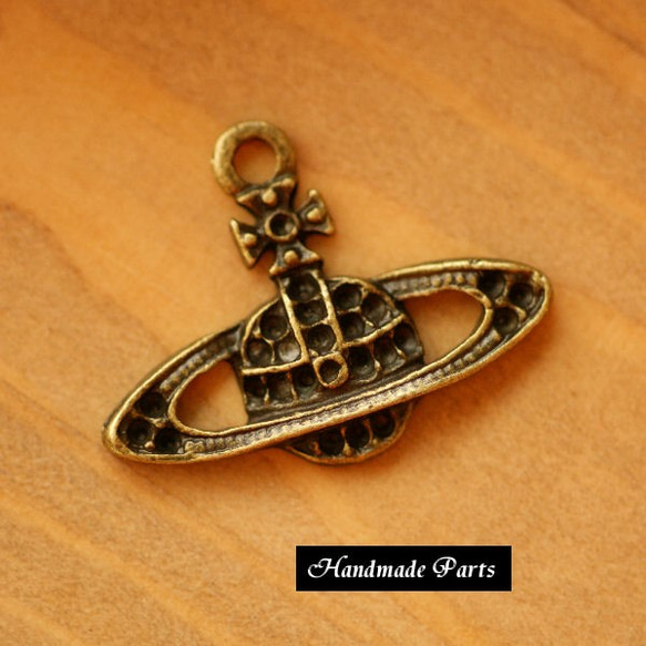 ハンドメイドパーツ】アンティーク風・メタルチャーム・デコ