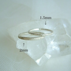 銀色簡約戒指（2mm） 第4張的照片