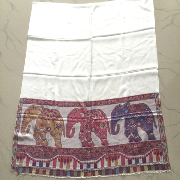 【少し訳ありのためお値下げ】手織りカシミアシルク　象さん　ストール 4枚目の画像