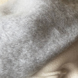 人気シリーズ‼️カタチにこだわるベレー帽　モフモフかわいい　ホワイトグレー 4枚目の画像