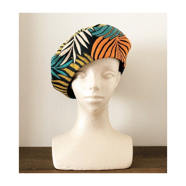 新作‼️カタチにこだわるベレー帽　フランス生地　アンティークリーフ