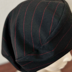 残りわずか‼️カタチにこだわるベレー帽　ブラックベースの赤ライン 7枚目の画像