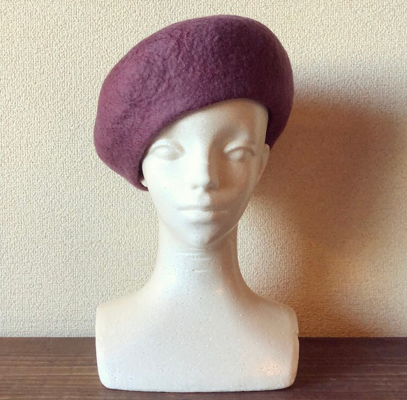 ポワッとかわいい❗️オールハンド羊毛フェルトのベレー帽　スモーキーカラー 4枚目の画像