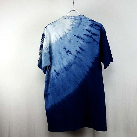 藍染半分丸絞りグラデーションTシャツ　Lのみ在庫処分 2枚目の画像