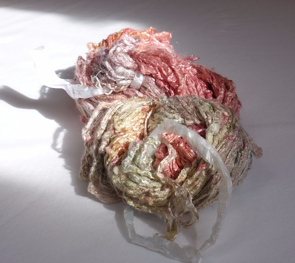 国産　春蚕　絹糸ミックスカラーA 88g 3枚目の画像