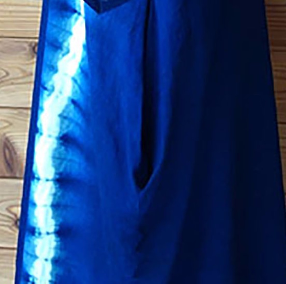 藍染絞りのワンピース 6枚目の画像