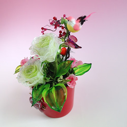 アメリカンフラワー・白バラと小鳥のベースアレンジ☆プレゼント☆ギフト☆贈り物 3枚目の画像