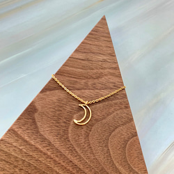 18Kゴールドネックレス-ムーンハローホロウムーンシンプルなテクスチャデザインニッチスペシャルバースデー母の日 1枚目の画像
