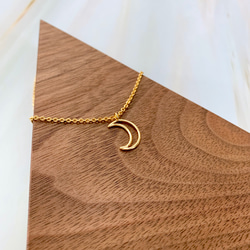 18Kゴールドネックレス-ムーンハローホロウムーンシンプルなテクスチャデザインニッチスペシャルバースデー母の日 2枚目の画像