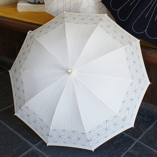 麻の葉柄　日傘 麻の葉柄 日傘 日傘（白 / 半刺・麻の葉） - 本舗 飛騨さしこ
