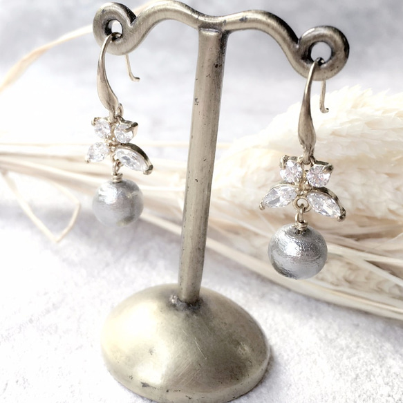 ♦轉身♦微奢感棉花珍珠鋯石黃銅耳環-可改夾式 vintage elegant earrings 第4張的照片