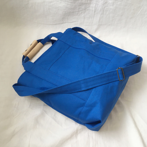 帆布のマルチトートバッグ＊2wayファスナー付き＊A4サイズ ブルー  