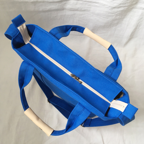 帆布のマルチトートバッグ＊2wayファスナー付き＊A4サイズ